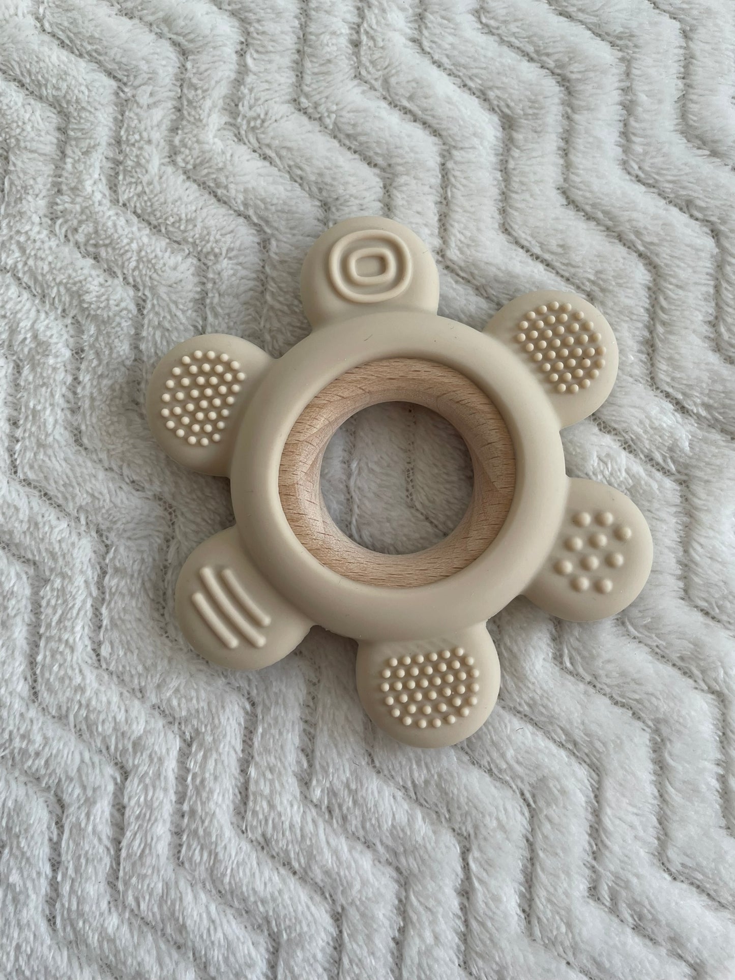 Sensorische Bijtring Bloem Beige – Siliconen | 10 cm